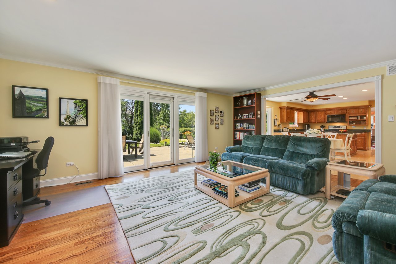 Beautifully Appointed Home Perfect For Entertaining