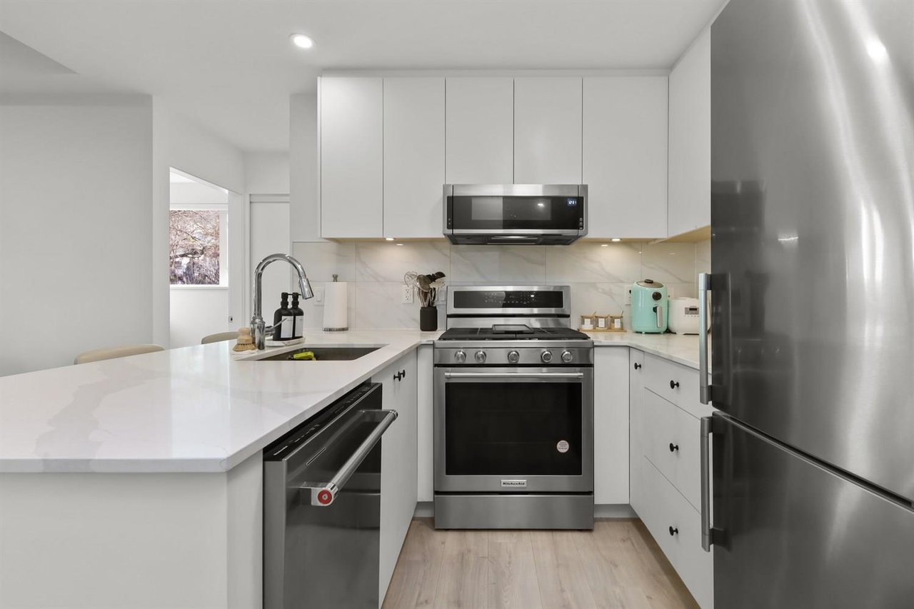 101-2688 Duke St