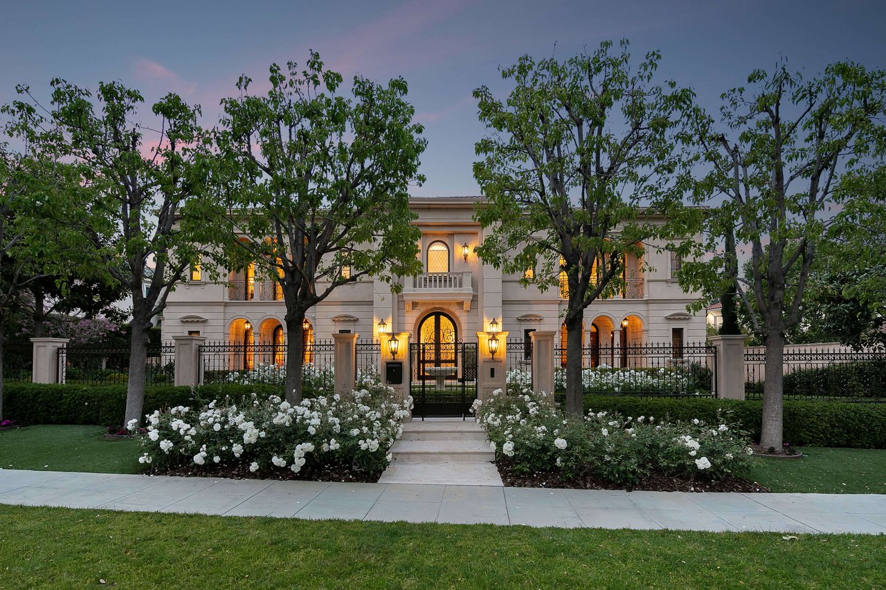 1006 N. Roxbury Dr