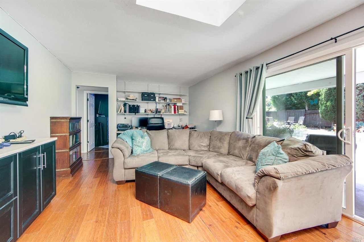 1158 San Rafael Dr
