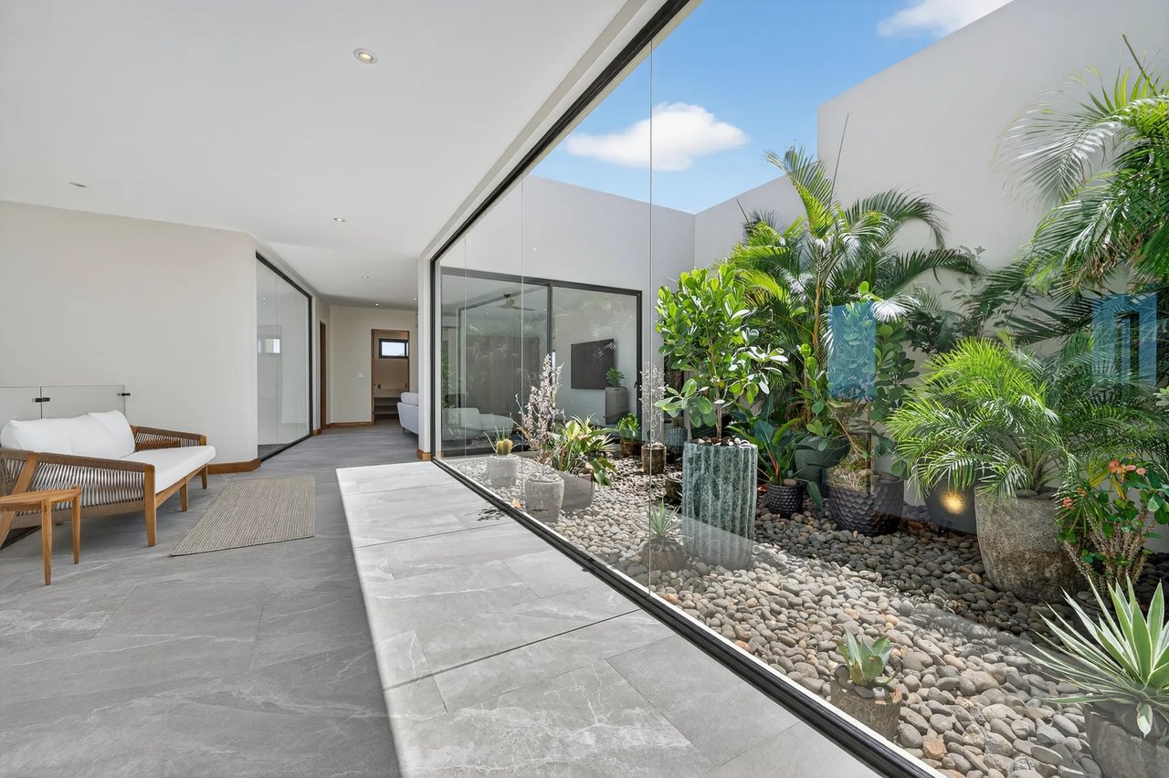Luxury Infinity Pool Villa, Tamarindo, Guanacaste