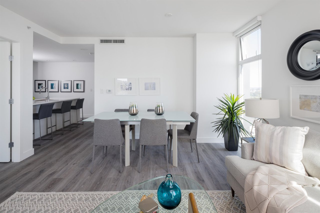 303-8188 Fraser St