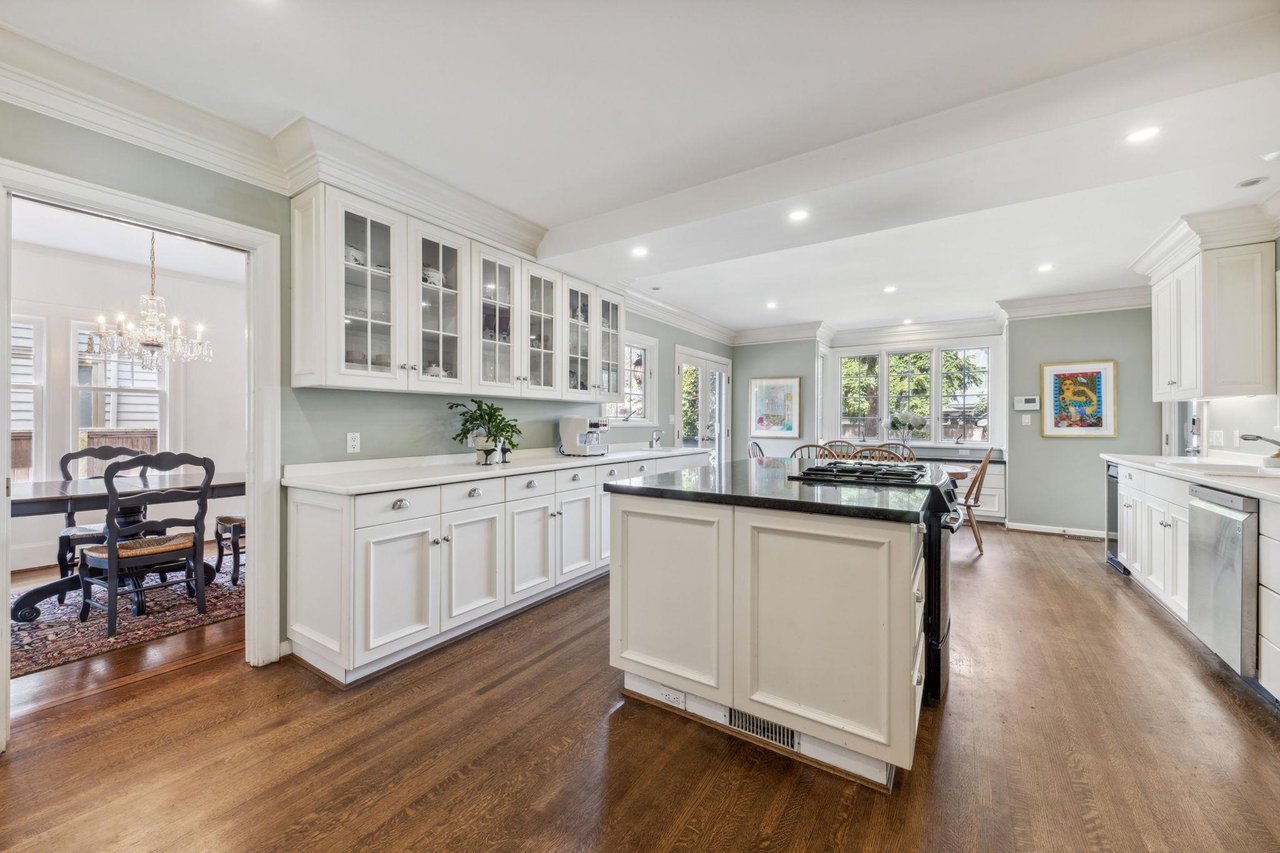2627 W 37th Ave