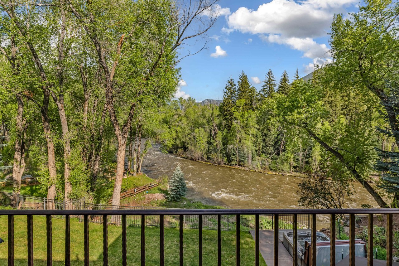 Fabulous Luxurious 5 Bedroom Home in Snowmass