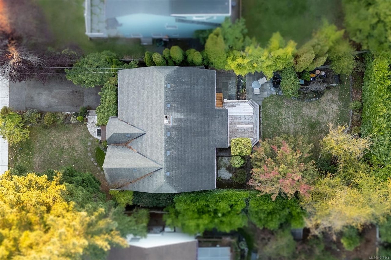 1924 Forrester St, Saanich