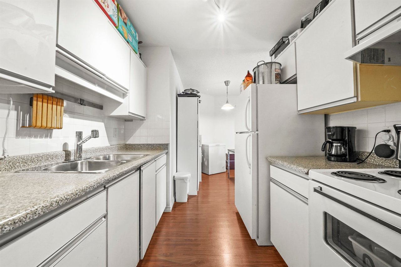 207-975 E Broadway Ave