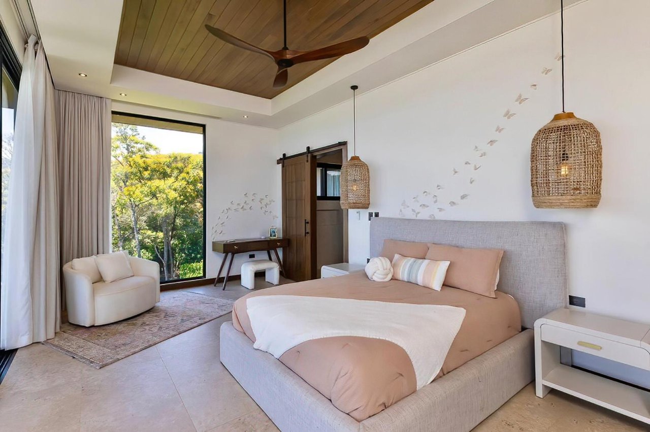 Solar Powered Oceanview Estate, Dominical, Puntarenas