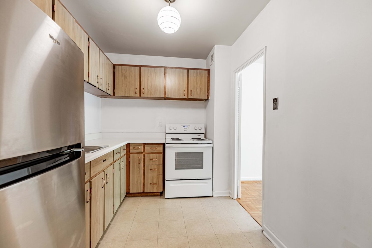 FOREST HILL OVERSIZED SUITE