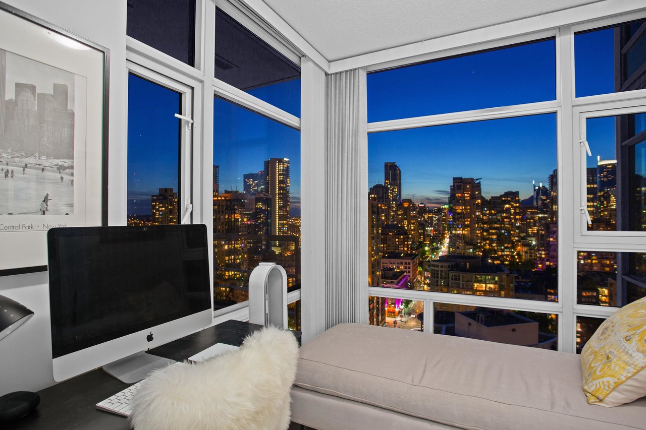 2706-1199 Marinaside Crescent, Vancouver