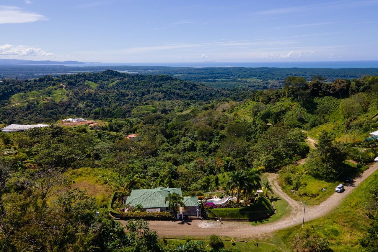 Elegant & Relaxing Beautiful 3 Bedroom Home With Mountain and Ocean Views 3