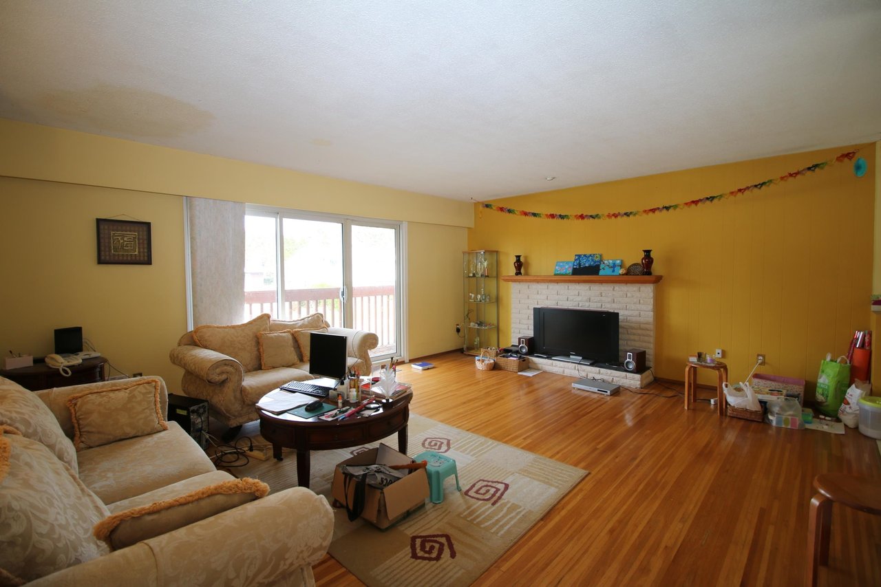 11682 71a Ave