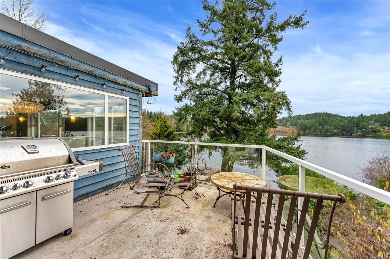 5003 Prospect Lake Rd