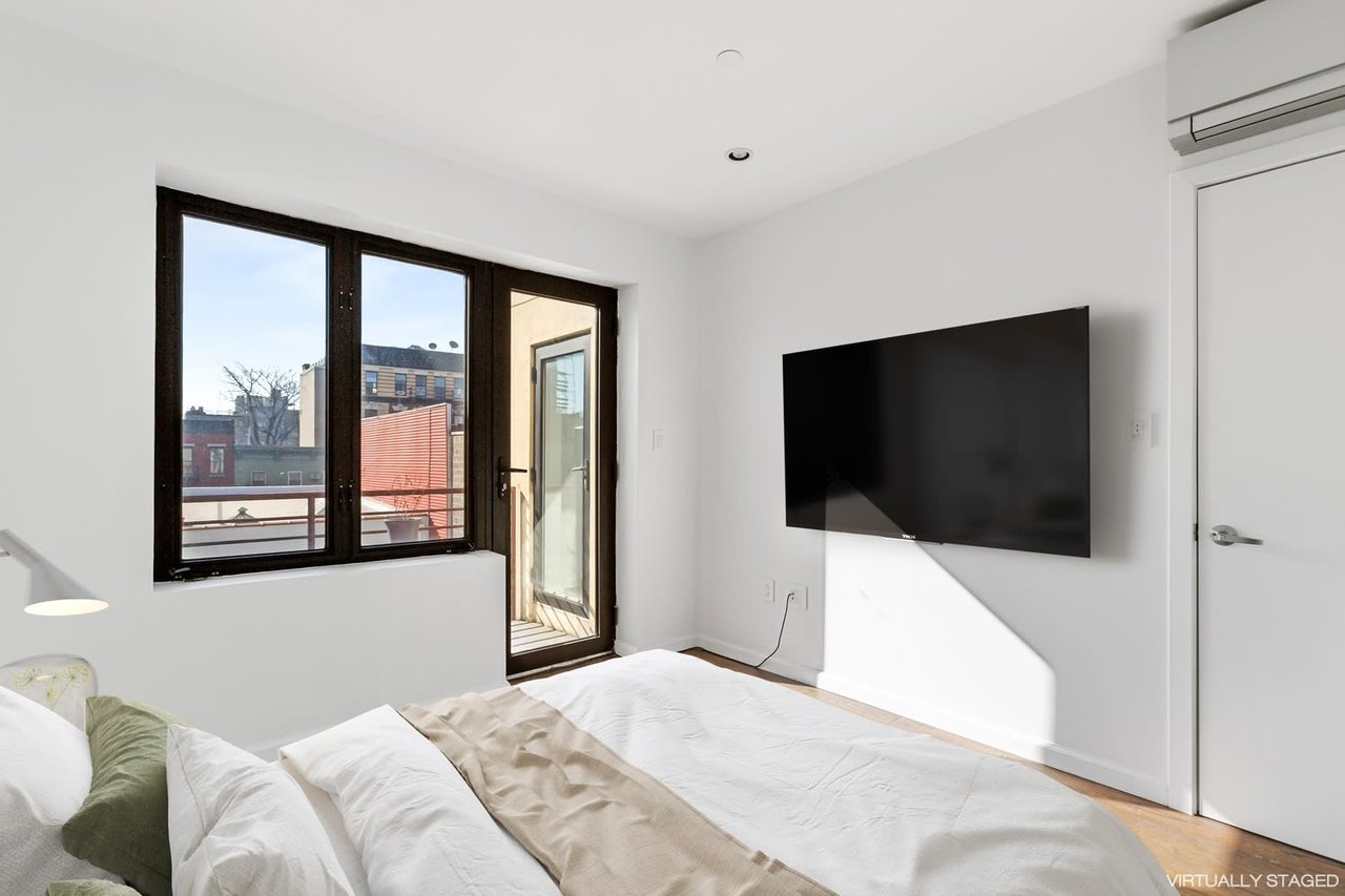 14 Conselyea St, #4