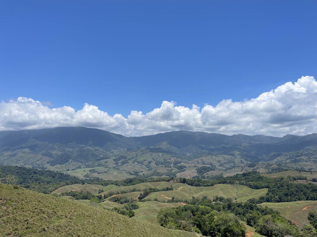 3 Bedroom Home With Pool, 360 Degree Mountain and Ocean View