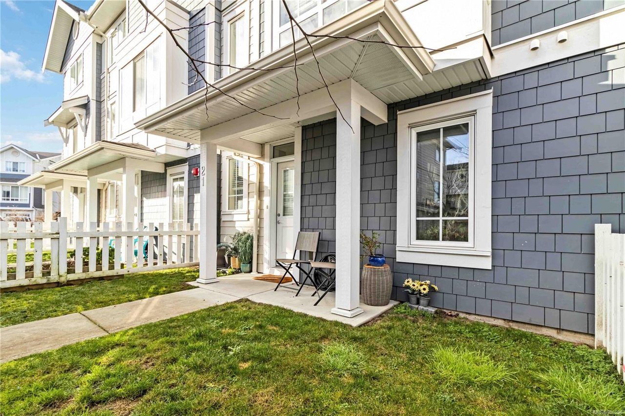 21-370 Latoria Blvd, Colwood