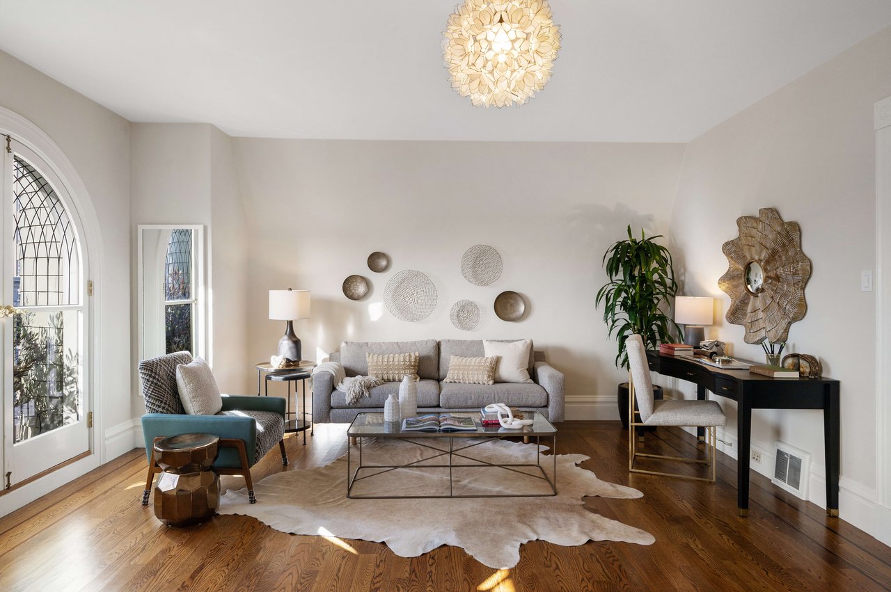 Grand Pacific Heights Home on a Coveted Flat Block between Lafayette & Alta Plaza Parks