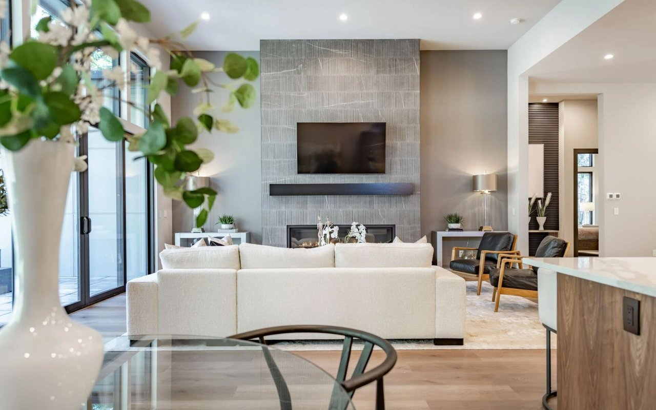 Why You Need an Agent To Set the Right Asking Price