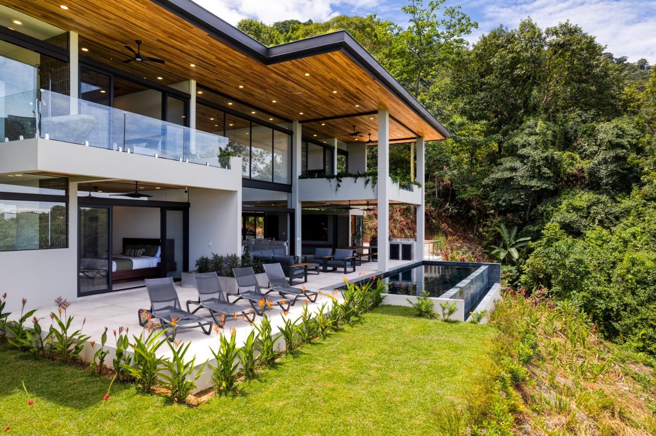 Secluded Tropical Modern Estate, Dominical, Puntarenas