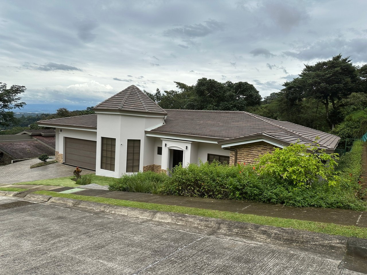 Single Level Gated Home, Ciudad Colon, San Jose