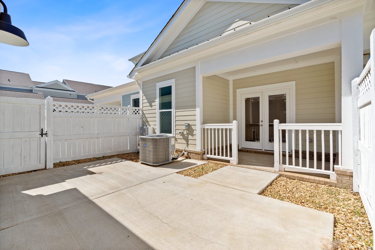 TOWN MADISON CENTRAL! Walk to your favorite Restaurants or Toyota Field!