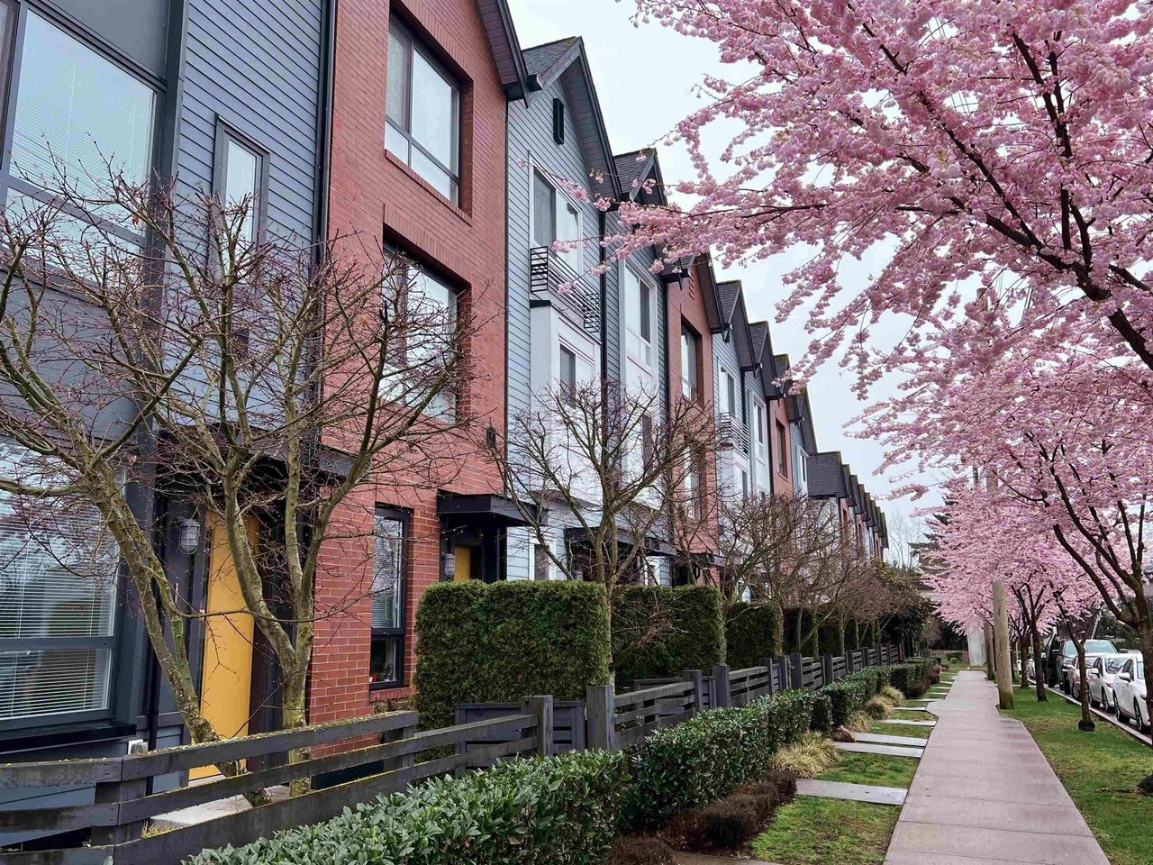 46-6868 Burlington Ave