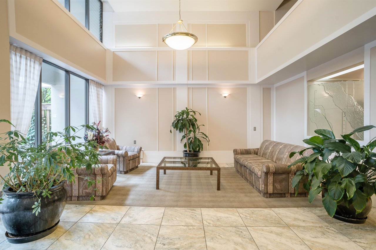 408-2020 Fullerton Ave