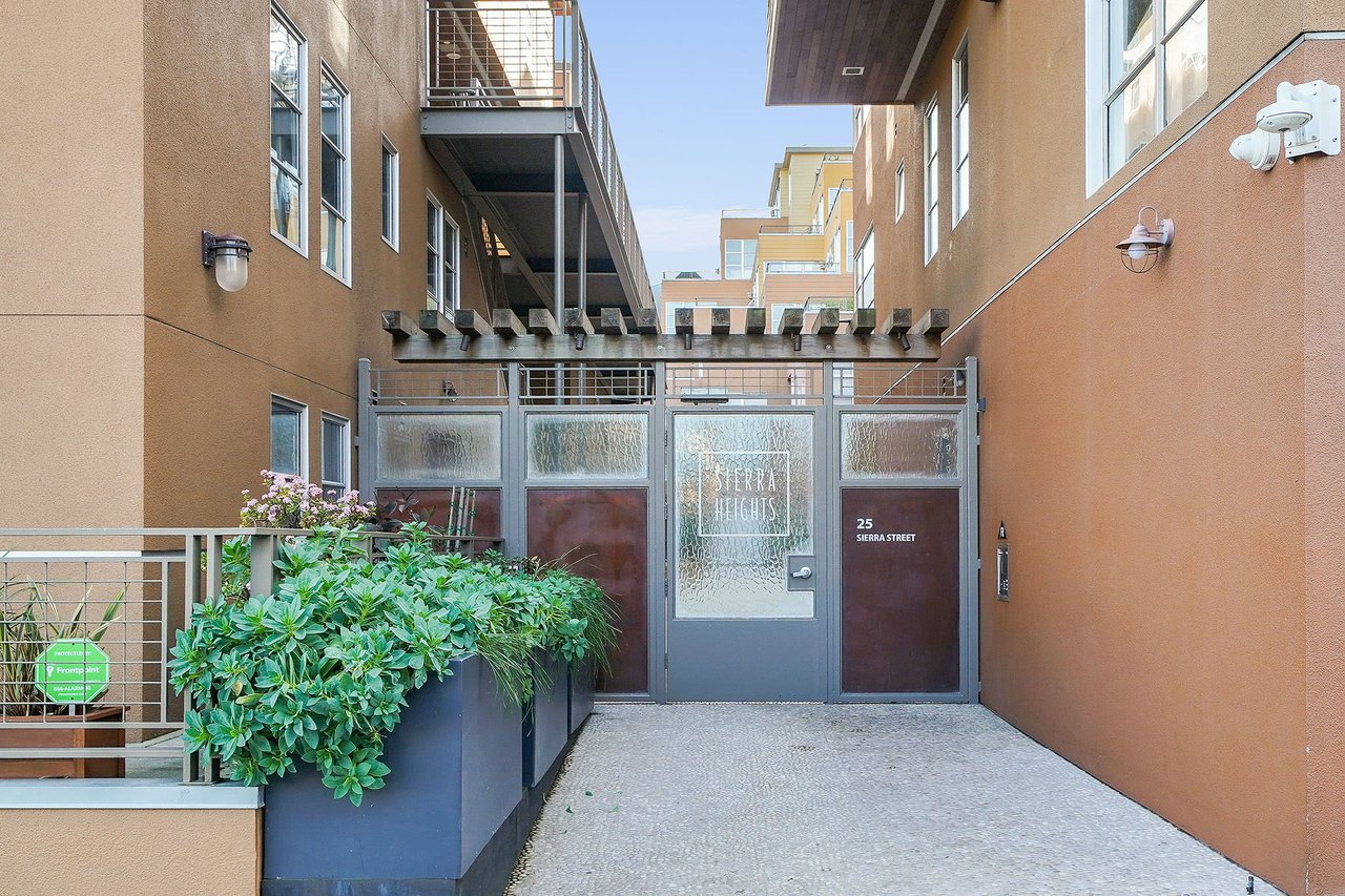 25 Sierra St, #202
