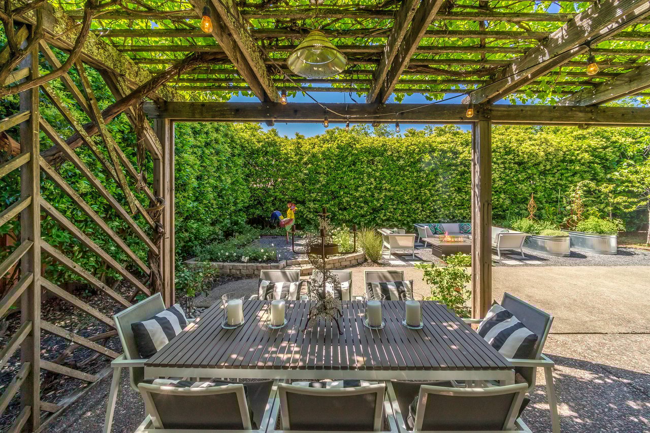 Sophisticated Calistoga Home - SOLD
