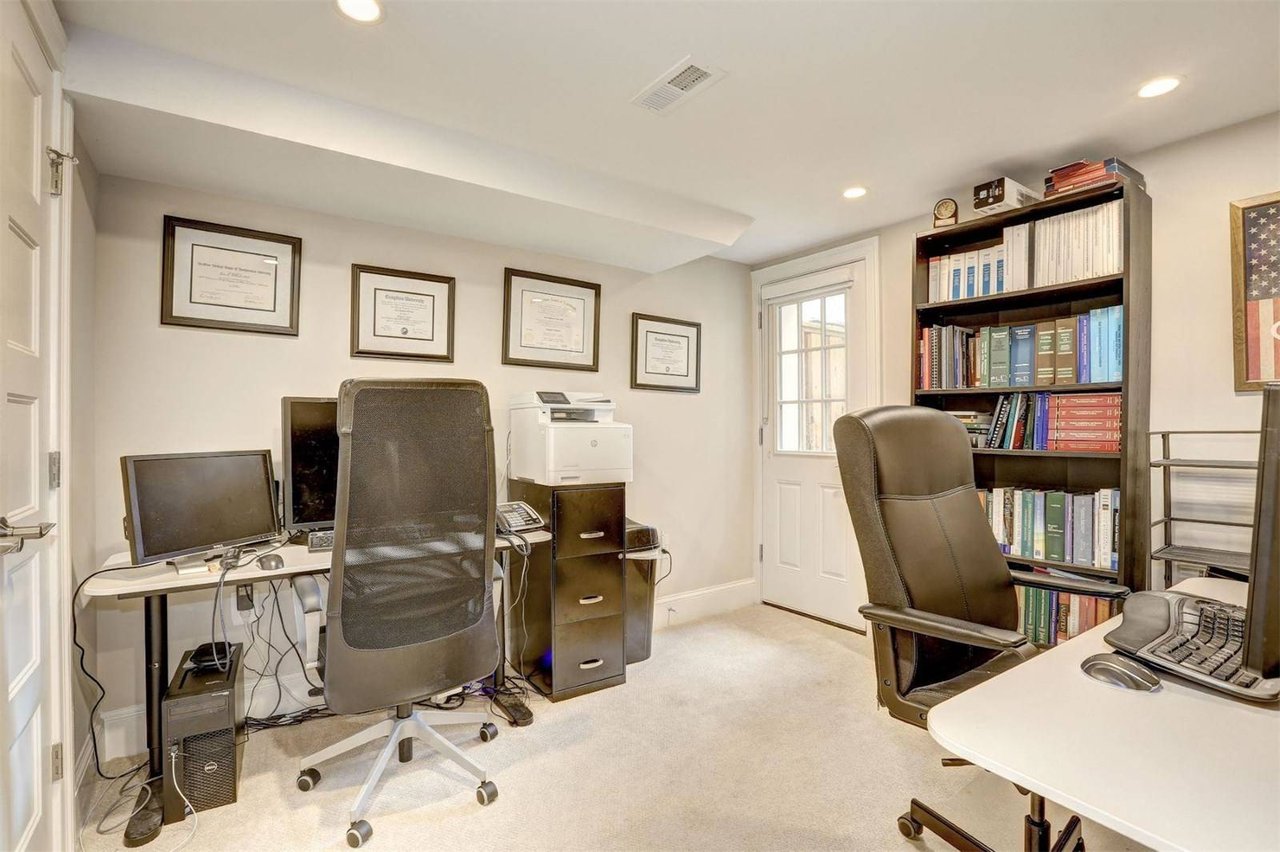 77 V St NW