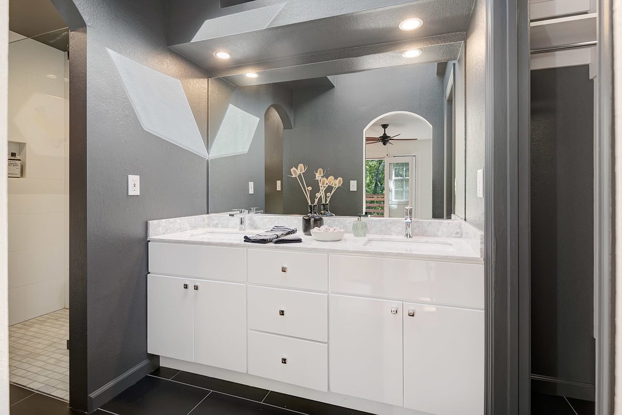 7 Crescent Lane, Fairfax