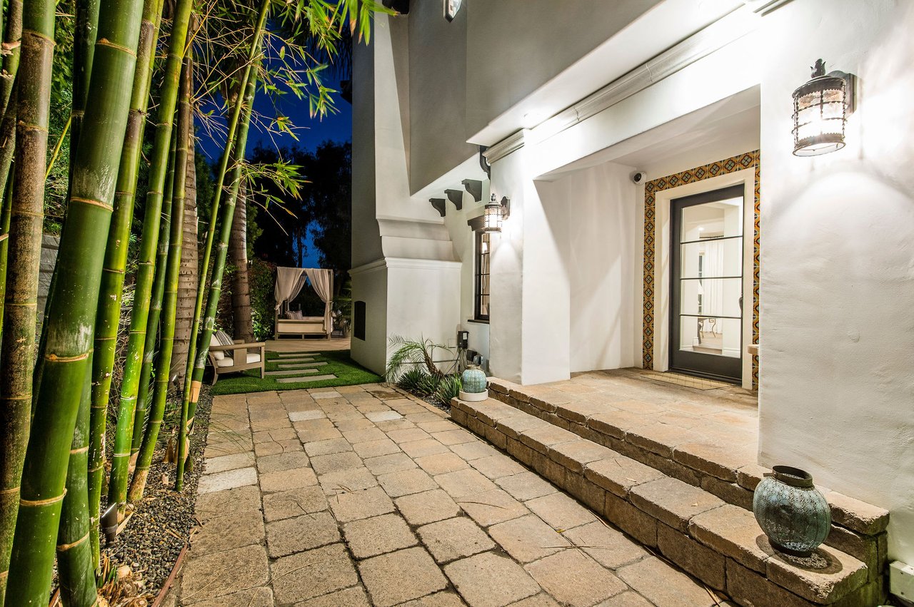1383 Miller Place