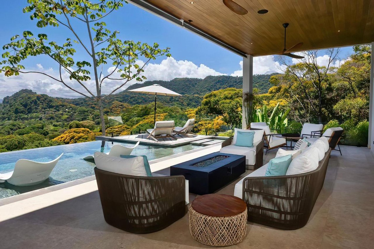 Solar Powered Oceanview Estate, Dominical, Puntarenas