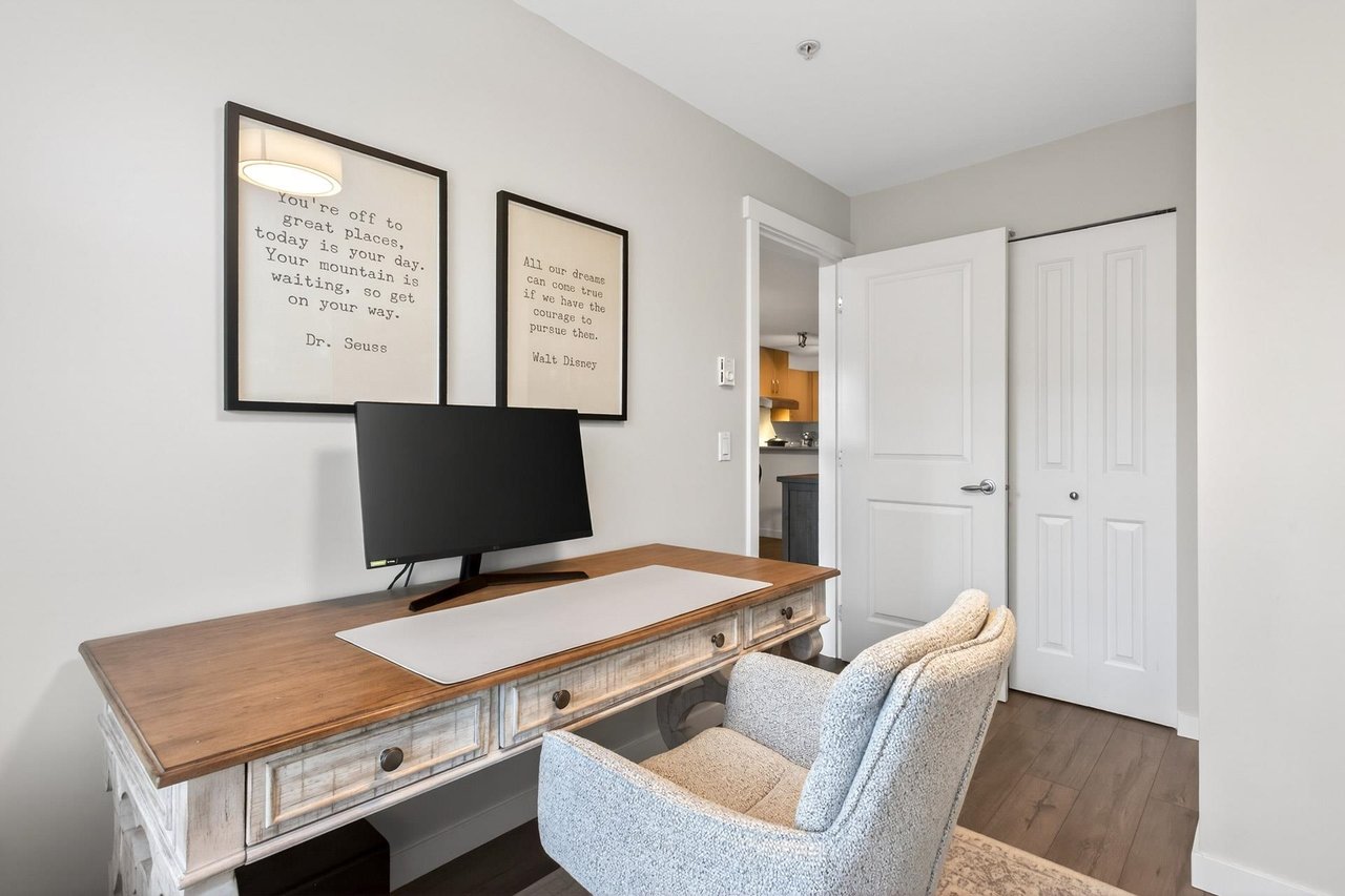 207-500 Klahanie Drive, Port Moody