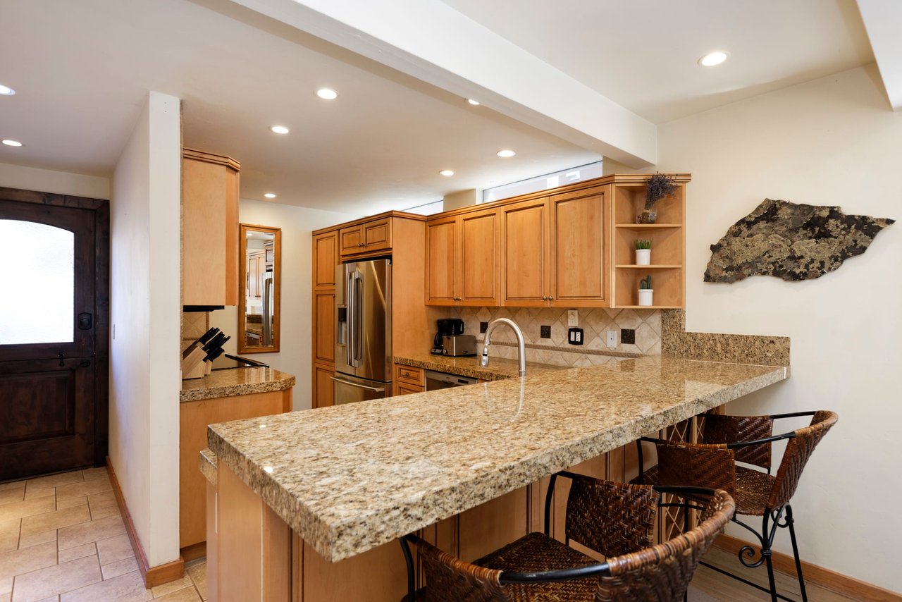 801 E Hopkins Avenue Unit: 1