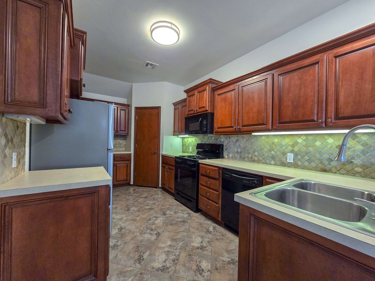 1211 Orchard Dr