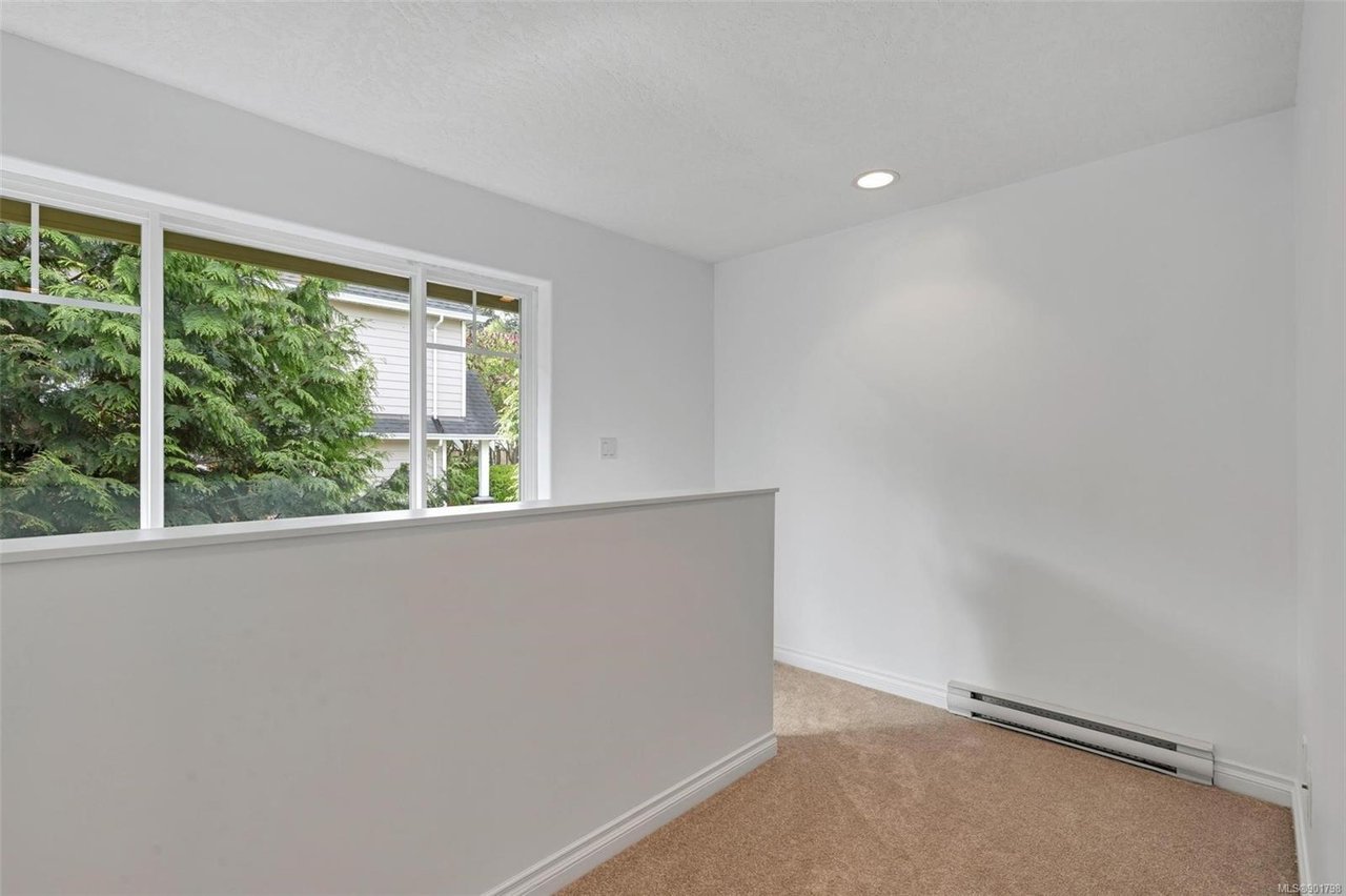 2-1405 Mallek Cres