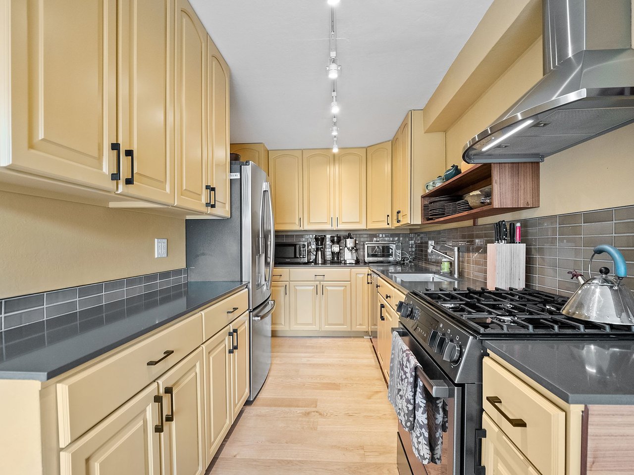 696 Athol #306