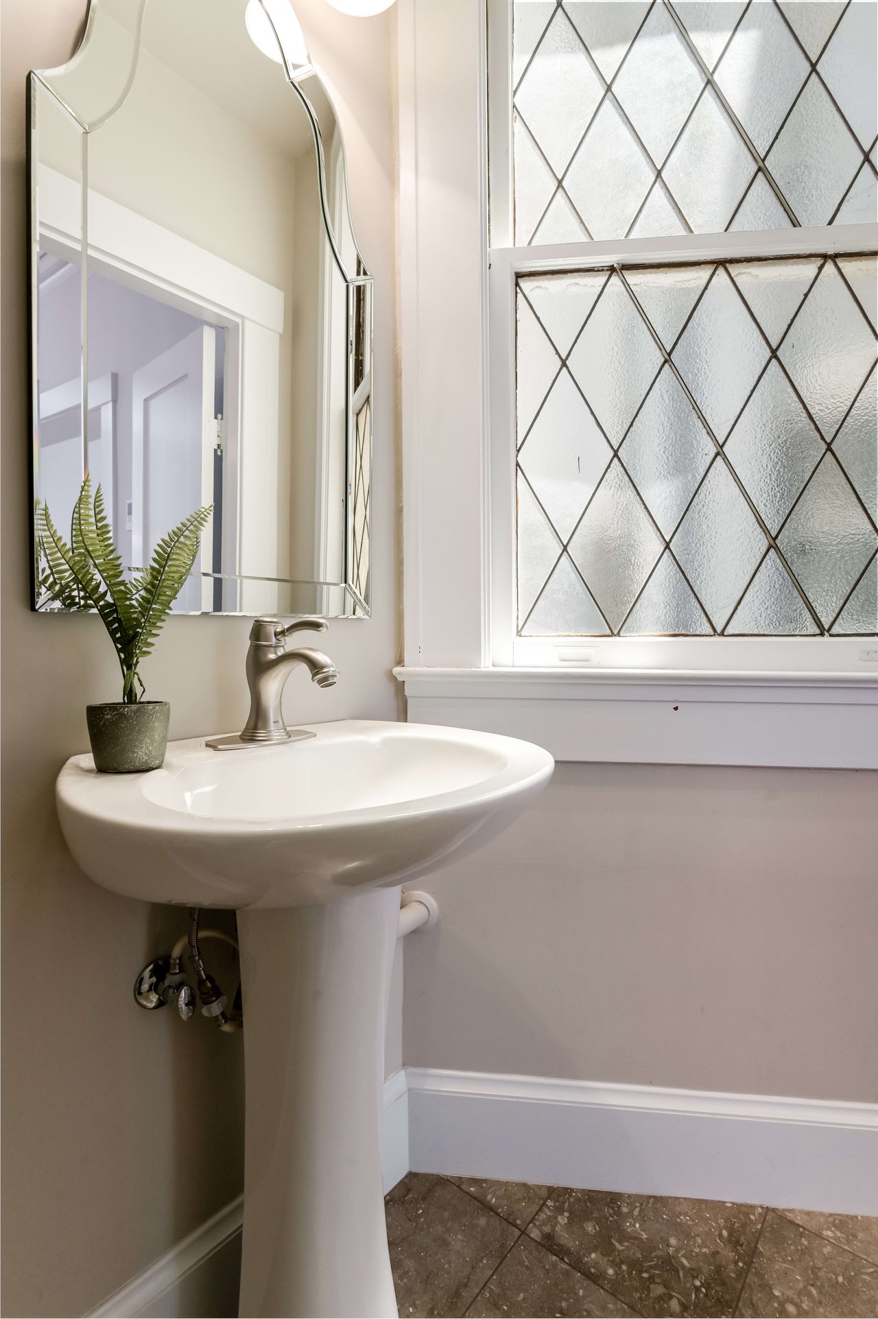 Renovated 5BD Nob Hill Home