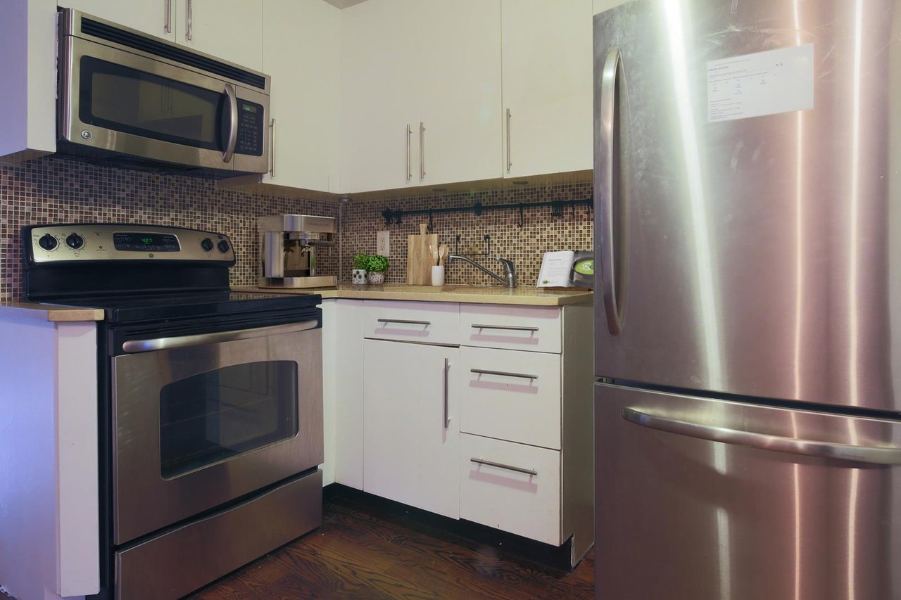 147 Grand Street, Apt 6