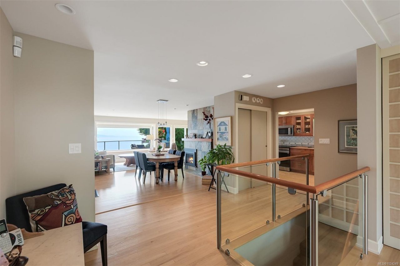 5299 Parker Ave