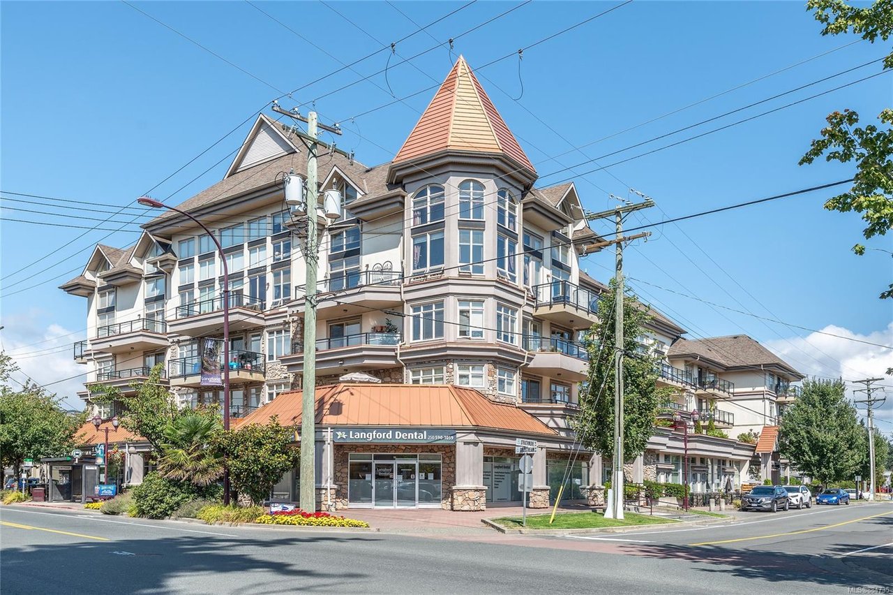 411-866 Goldstream Ave