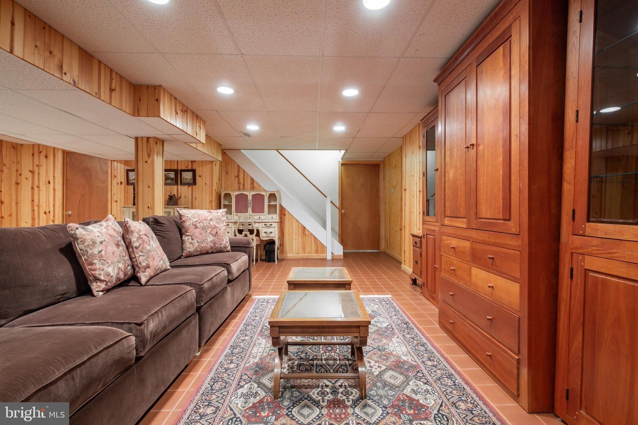 31 Lynne Cir