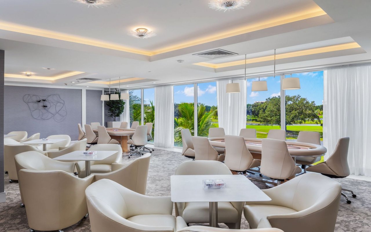 Akoya, Boca West