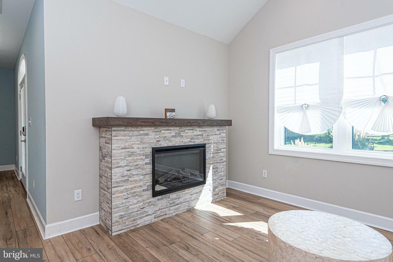 12121 Salt Point Rd