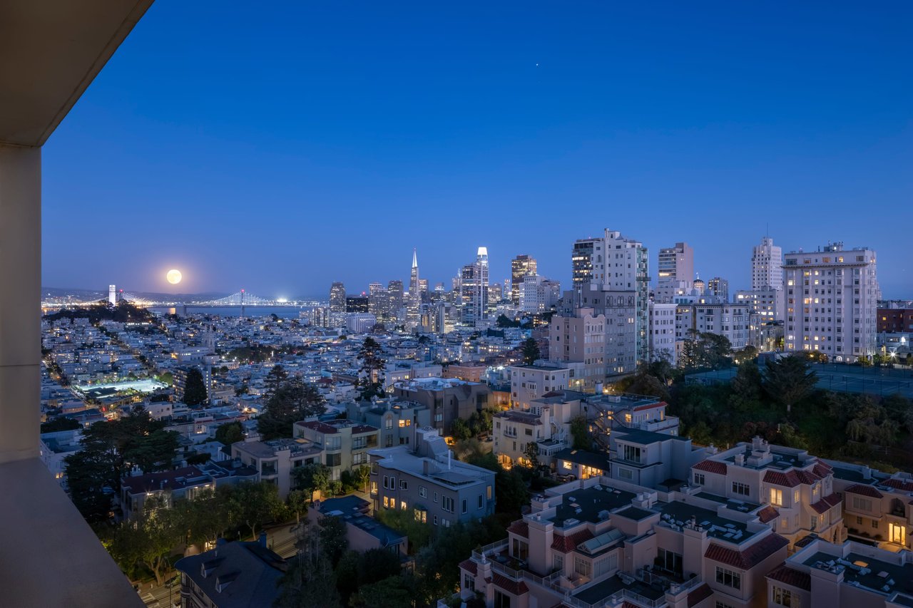 Jay Jeffers-Designed Bay View Apartment on Russian Hill