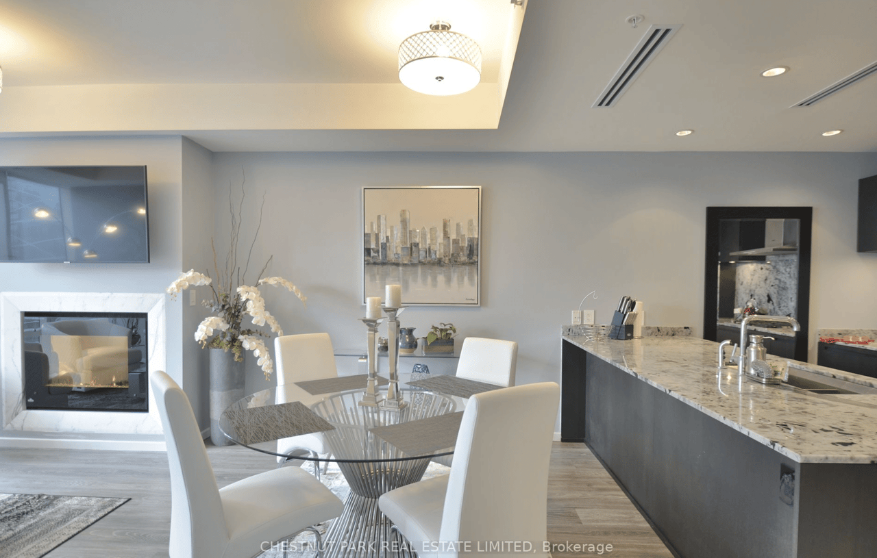 Suite 1904- 180 University Avenue