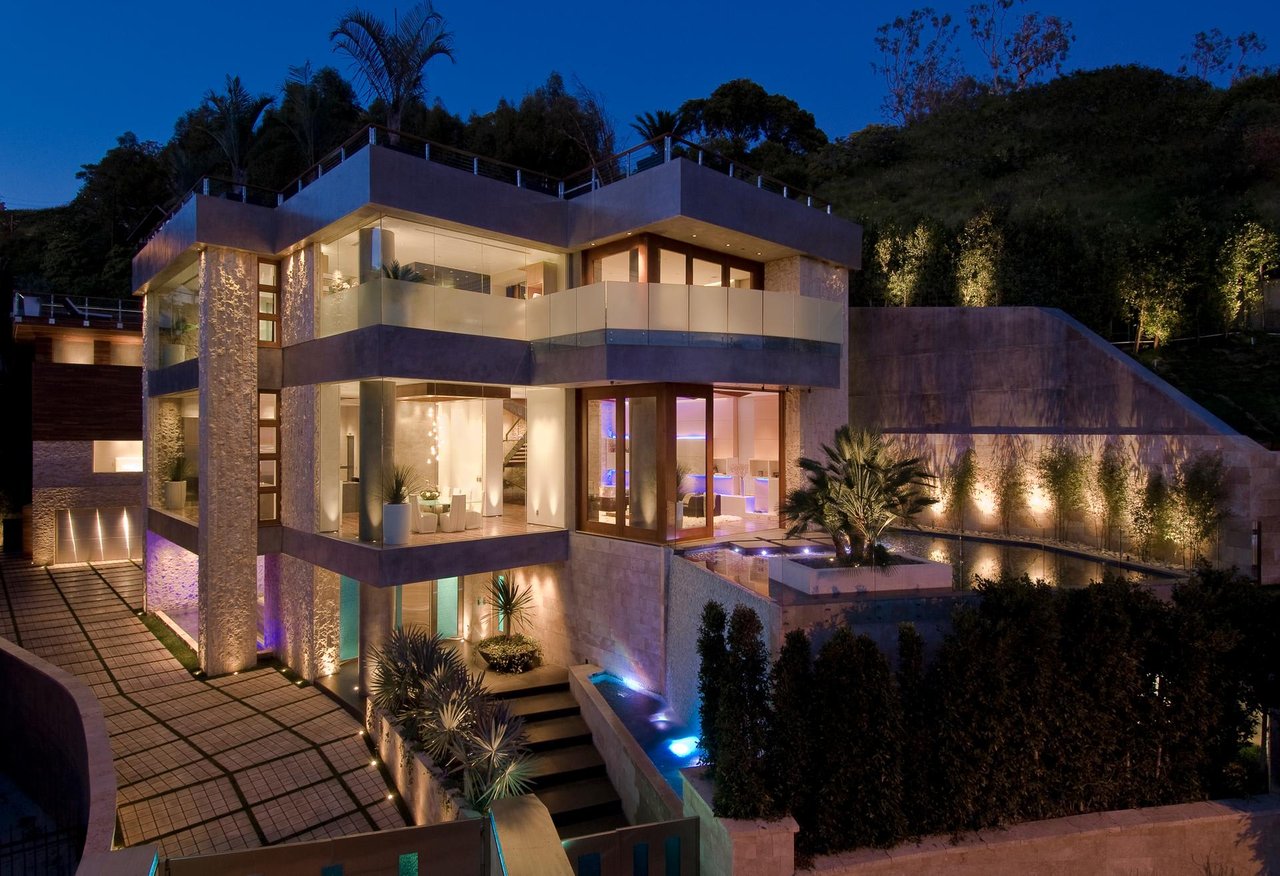 9909 Beverly Grove