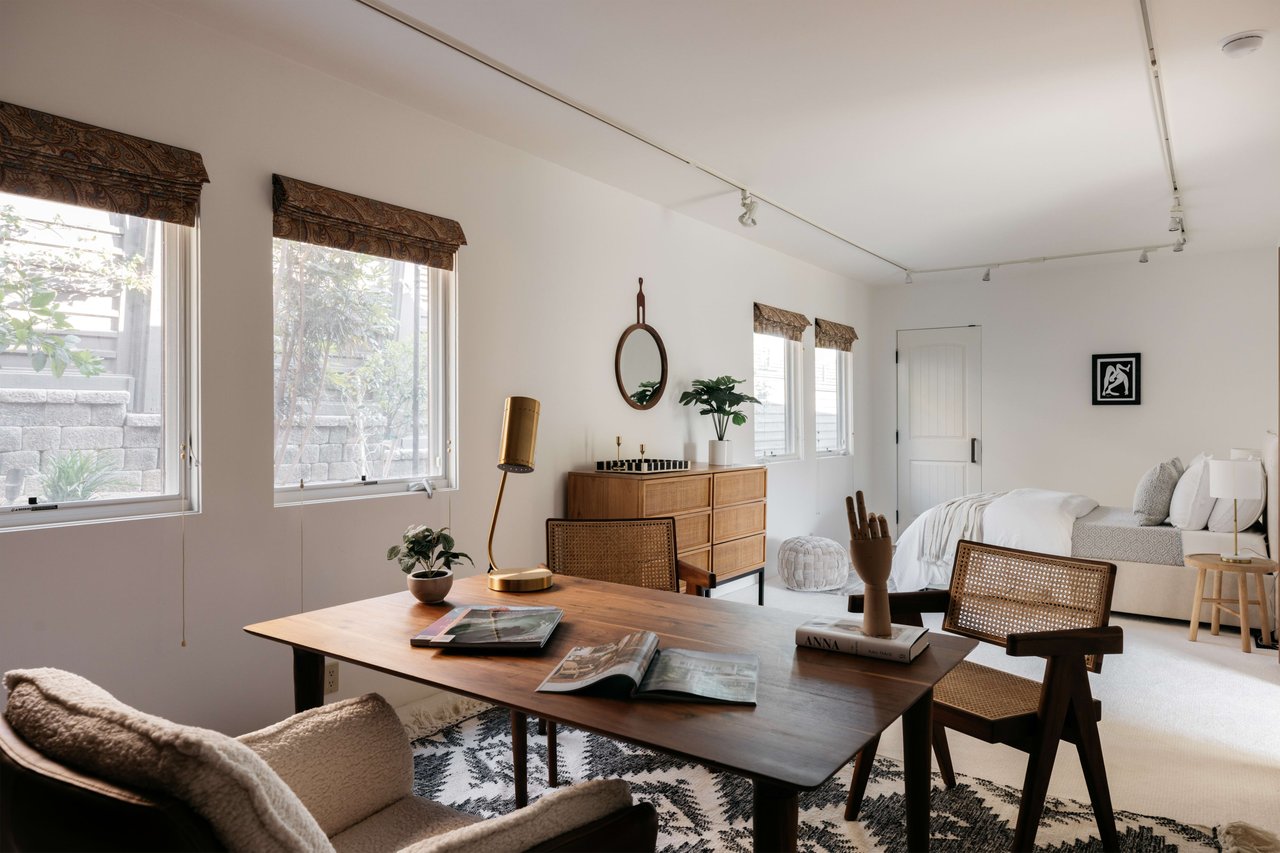 Peaceful Post and Beam in the Los Feliz Oaks