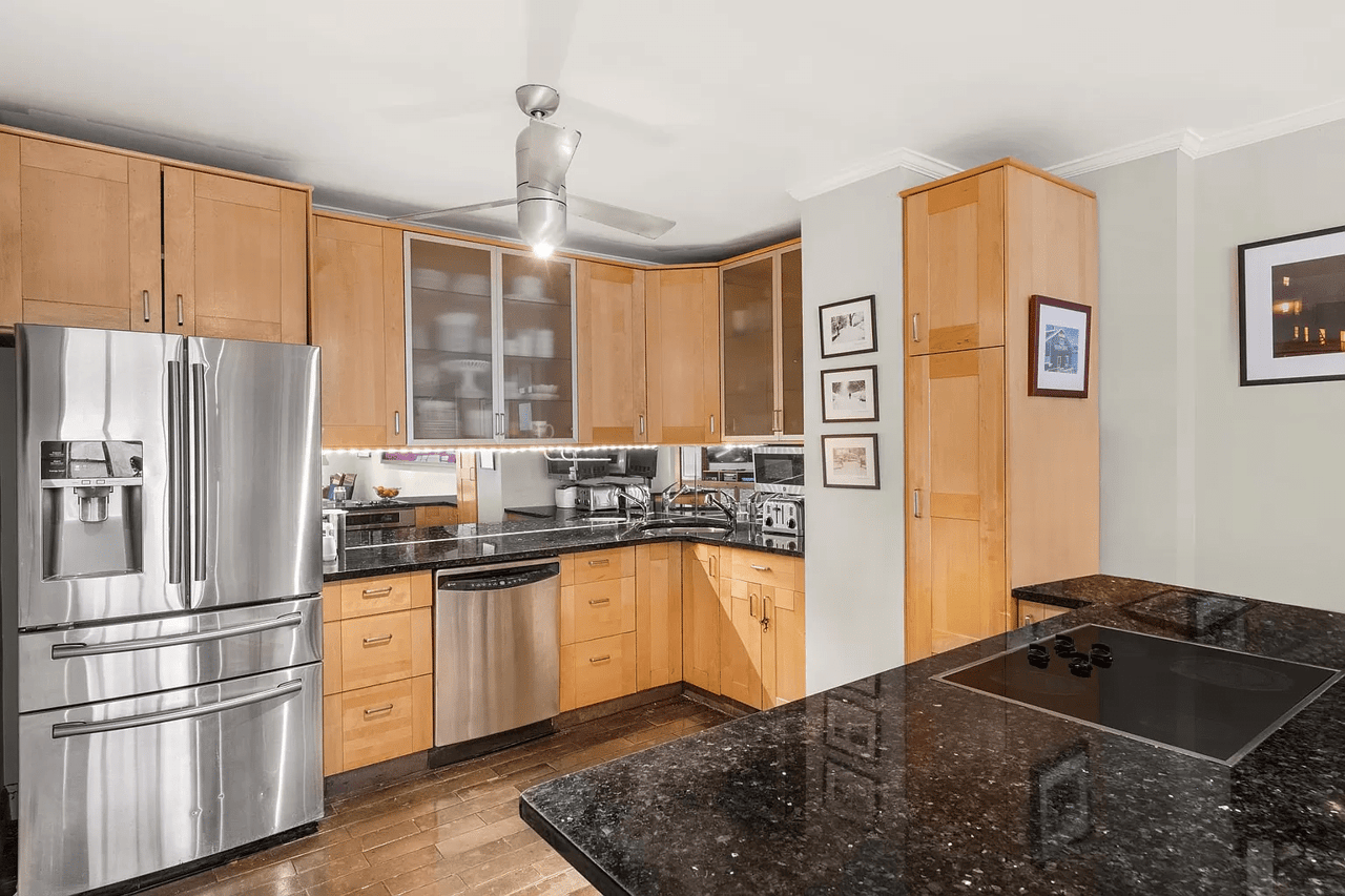 402 E 90th Street Unit: 4B