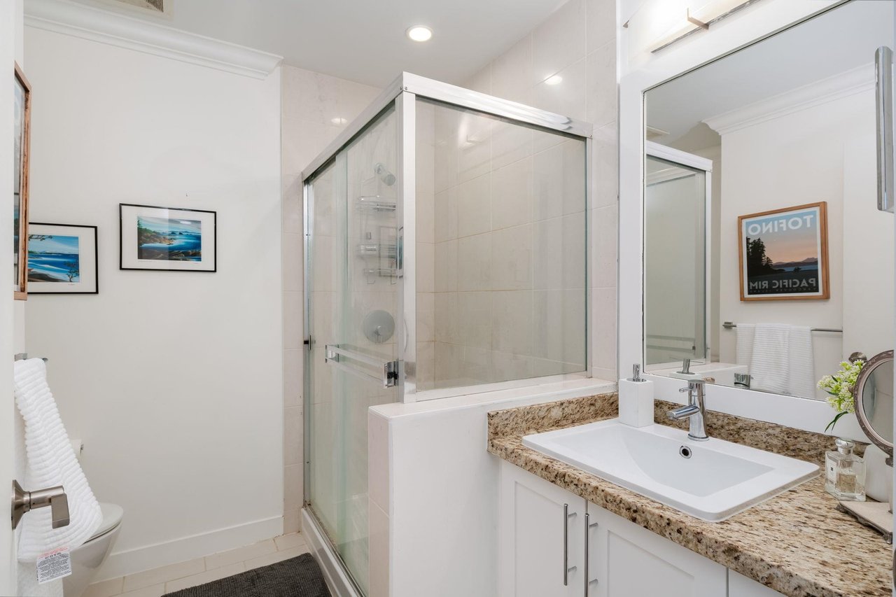 10-308 E 14th St